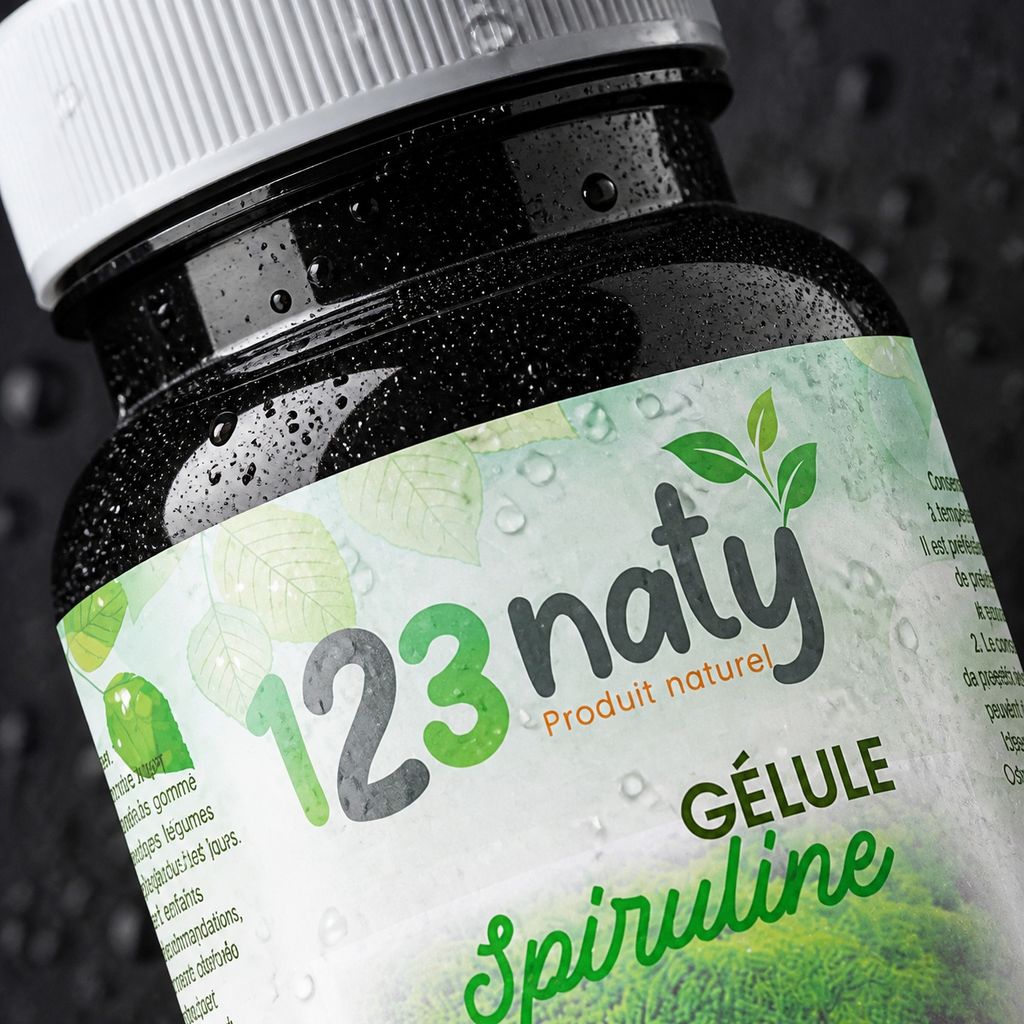 120 Gélules de Spiruline | 123NATY — Détail macro du flacon