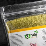 100g Feuille de Séné en Poudre | 123NATY — Détail macro du flacon