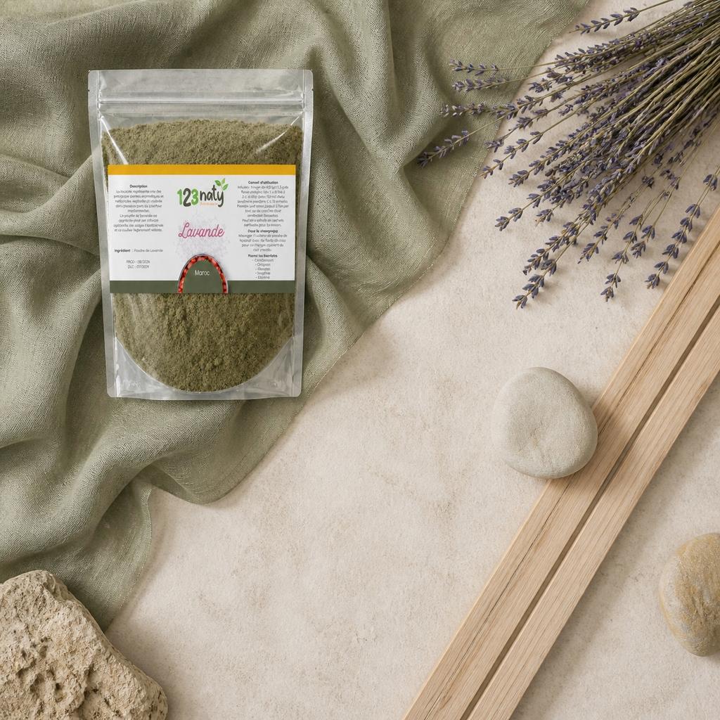 1kg Poudre de Lavande – Plante Aromatique – Infusion & Usage Traditionnel — Ambiance flat lay