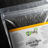 1Kg Graine de Nigelle d’Arabie – Cumin Noir & Naturel | Nigella Sativa | 123NATY — Détail macro du flacon